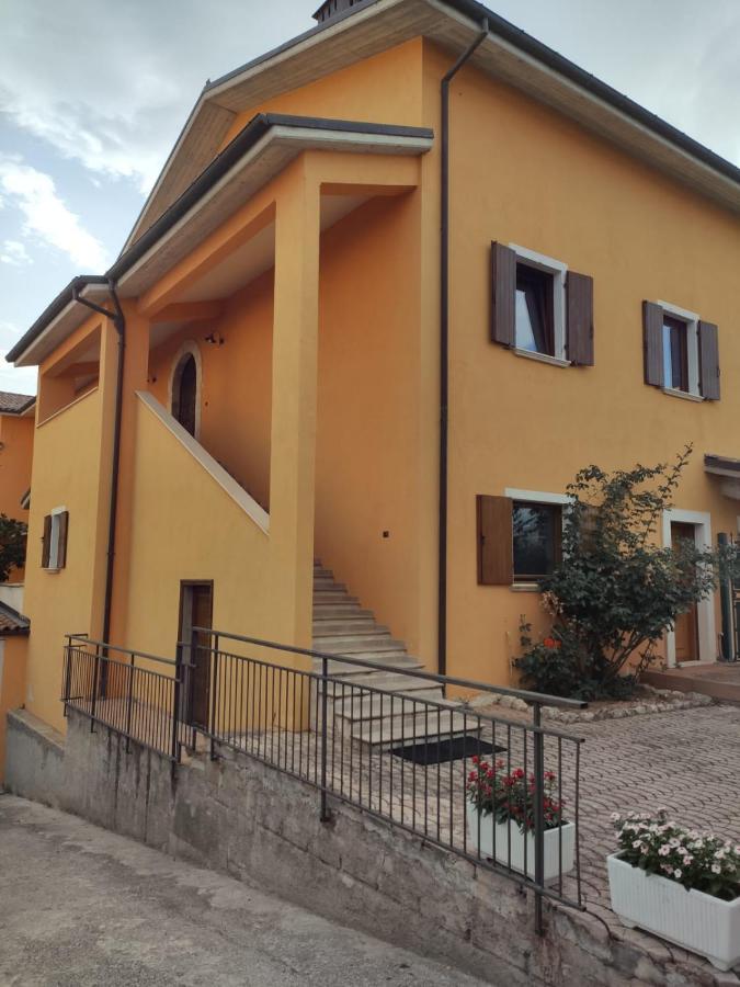 B&B Al Solito Posto LʼAquila Exterior foto