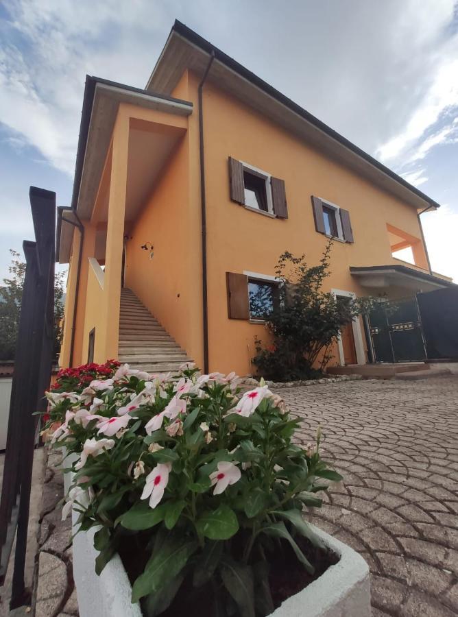 B&B Al Solito Posto LʼAquila Exterior foto